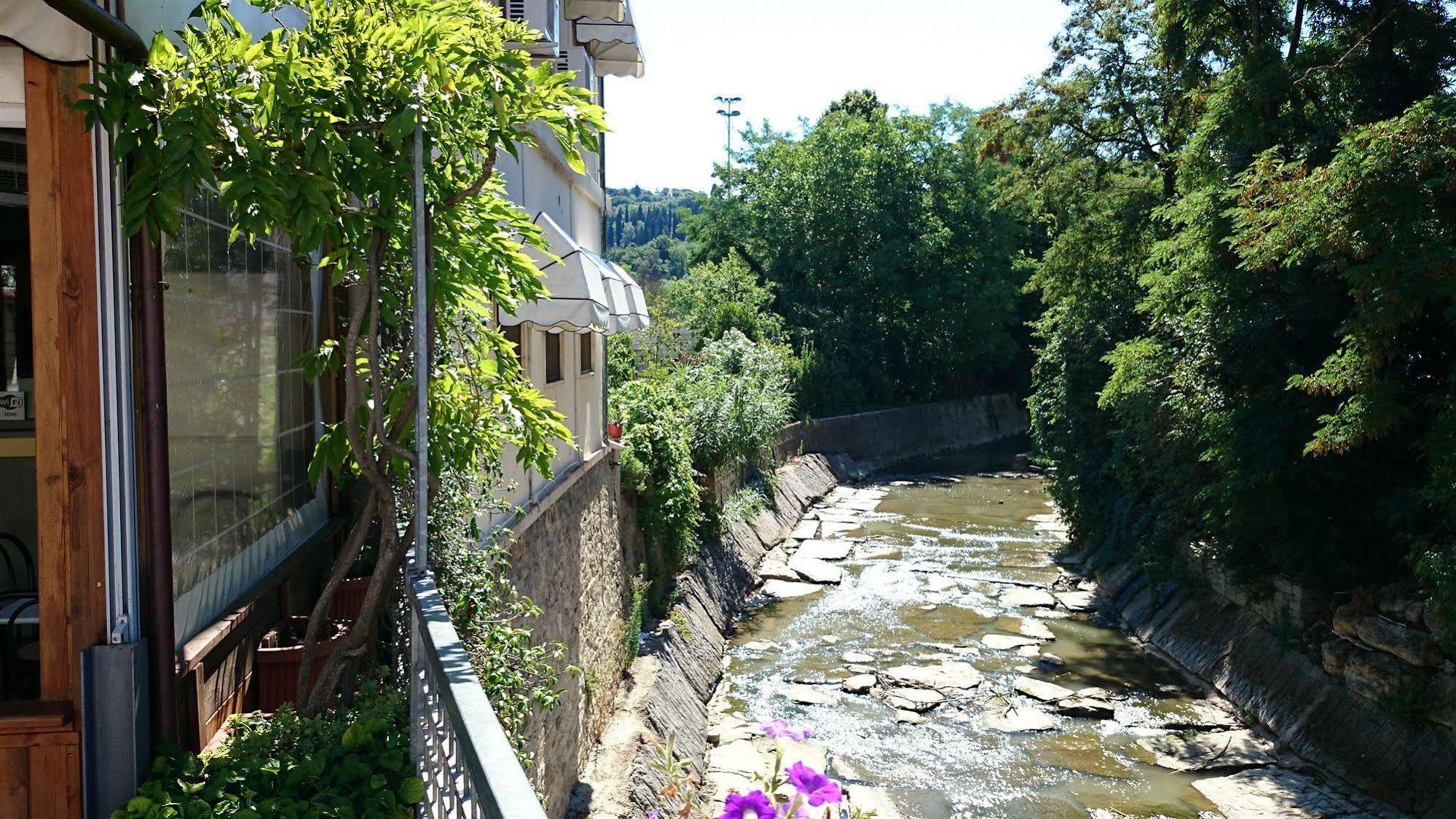Hotel Sul Ponte ฟลอเรนซ์ ภายนอก รูปภาพ